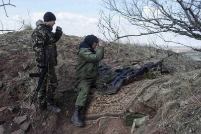 ukrainian military rebels accuse each other of violating new ceasefire ukrainian military rebels accuse each other of violating new ceasefire