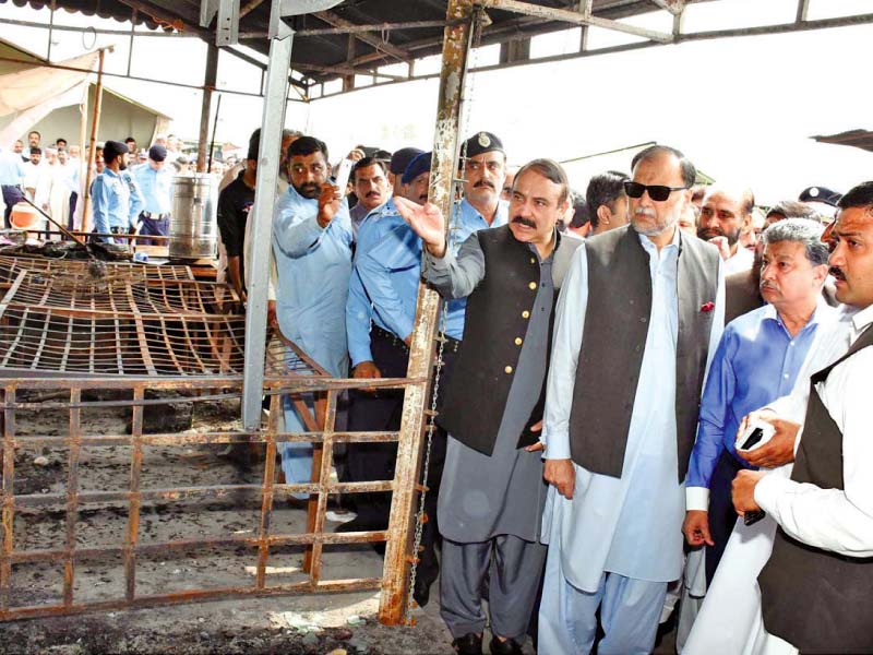 interior minister ahsan iqbal visits the gutted weekly bazaar in sector h 9 photo online