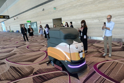 face scans robot baggage handlers   airports of the future face scans robot baggage handlers   airports of the future
