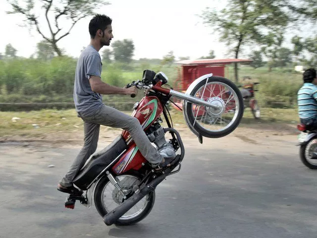 riding without helmets lights rear view mirrors endangers lives photo express riding without helmets lights rear view mirrors endangers lives photo express