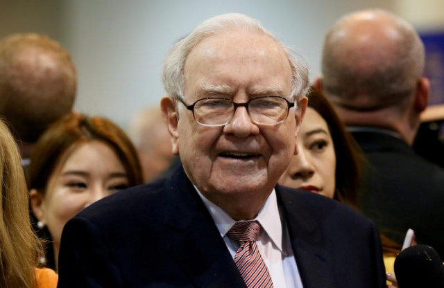 file photo berkshire hathaway ceo warren buffett visits the bnsf booth before the berkshire hathaway annual meeting in omaha nebraska u s may 6 2017 photo reuters file photo berkshire hathaway ceo warren buffett visits the bnsf booth before the berkshire hathaway annual meeting in omaha nebraska u s may 6 2017 photo reuters