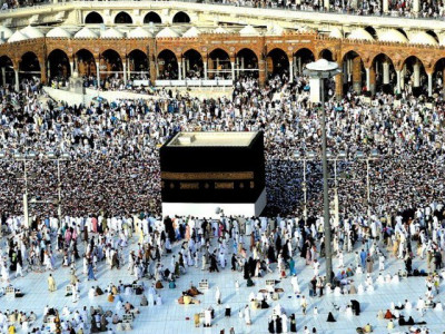 ghilaf e kaaba changed as part of annual hajj tradition ghilaf e kaaba changed as part of annual hajj tradition