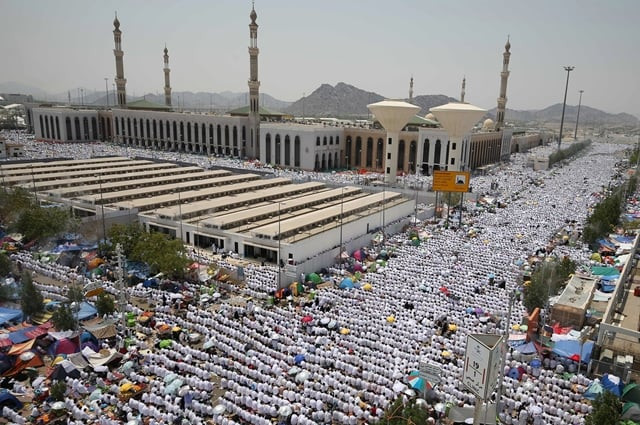 pilgrims gather for prayer at namirah mosque near mount arafat on august 31 2017 ahead of the climax of hajj photo afp pilgrims gather for prayer at namirah mosque near mount arafat on august 31 2017 ahead of the climax of hajj photo afp