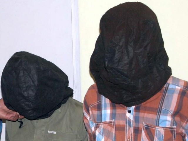 the arrested robbers used to attract their victims by using online classified websites photo express
