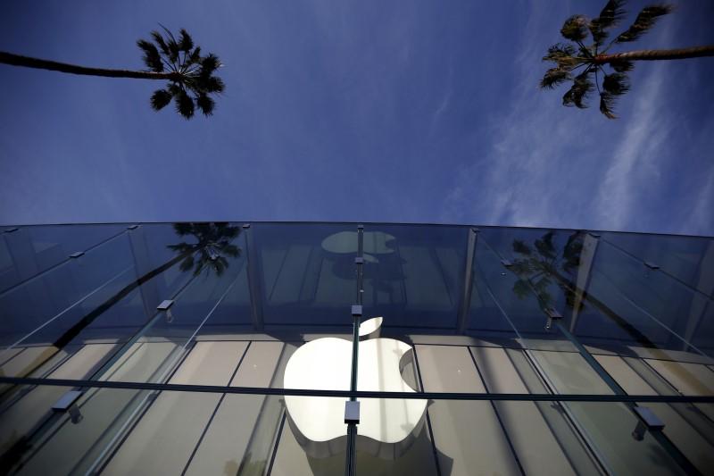 the apple store is seen in santa monica california united states february 23 2016 photo reuters