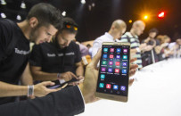 huawei unveils faster phone chip it says can beat apple samsung huawei unveils faster phone chip it says can beat apple samsung