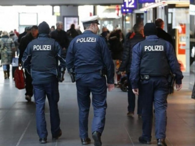 german police recover stolen artworks worth 2 5 million german police recover stolen artworks worth 2 5 million