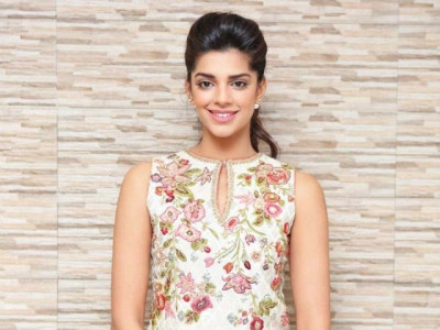sanam saeed s heer ranjha play to premiere at napa