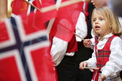 world s happiest country norway mulls change of course