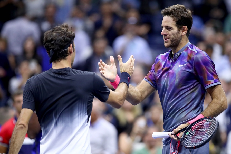 juan martin del potro r of argentina shakes hands with roger federer l of switzerland after their men 039 s singles quarterfinal match on day ten of the 2017 us open at the usta billie jean king national tennis center on september 6 2017 in the flushing neighborhood of the queens borough of new york city photo afp