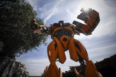 chinese robotics artist makes real life transformers