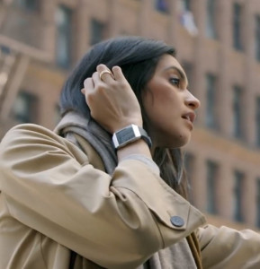 new fitbit smartwatch to help diabetics manage blood sugar