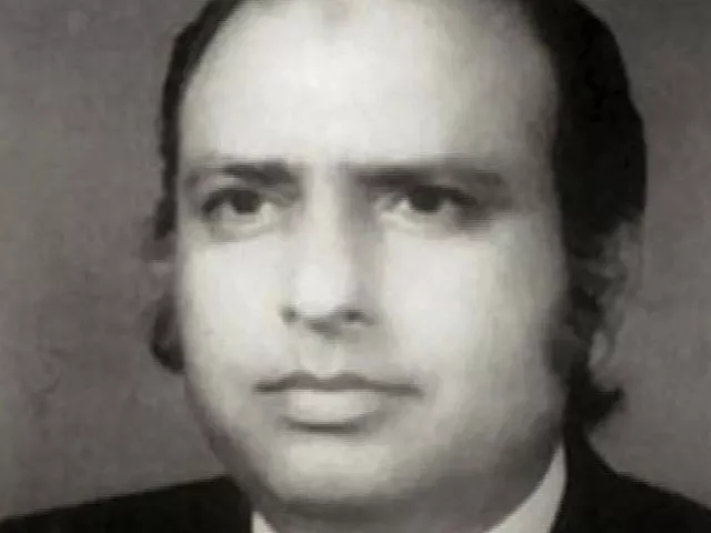 tributes paid to late film director hit film pehchan screened at lok virsa photo online tributes paid to late film director hit film pehchan screened at lok virsa photo online