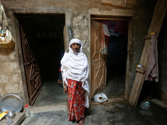 hoor bahar 60 a rohingya immigrant living in pakistan poses for a photograph at her residence in arkanabad in karachi pakistan september 7 2017 photo reuters hoor bahar 60 a rohingya immigrant living in pakistan poses for a photograph at her residence in arkanabad in karachi pakistan september 7 2017 photo reuters