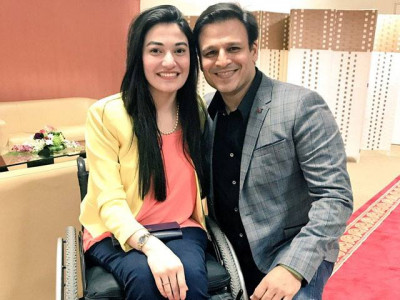 bollywood actor vivek oberoi lauds muniba mazari for the superwoman that she is