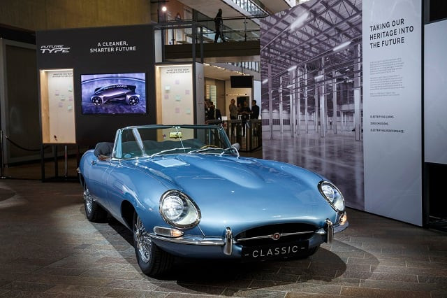 jaguar unveils electric car based on iconic 1960 039 s model photo jaguar