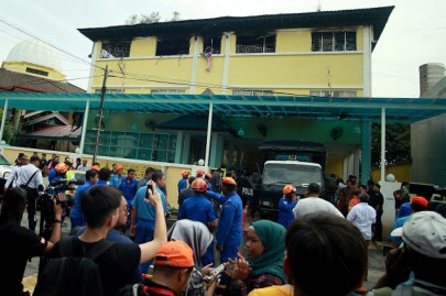 24 dead as fire engulfed muslim school in malaysia 24 dead as fire engulfed muslim school in malaysia