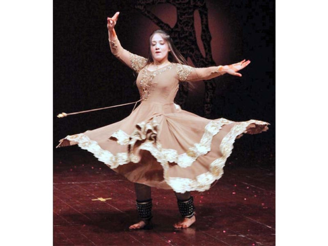 artistes perform at national dance festival at pnca photo express artistes perform at national dance festival at pnca photo express