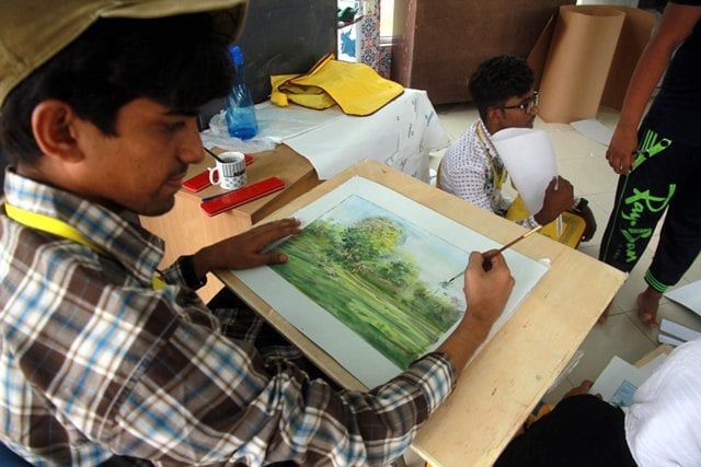 the students learnt drawing and painting at the hands of by ghalib baqar and sohania elia photo express the students learnt drawing and painting at the hands of by ghalib baqar and sohania elia photo express