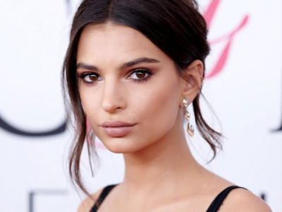 model ratajkowski blasts french magazine for slimming her curves model ratajkowski blasts french magazine for slimming her curves