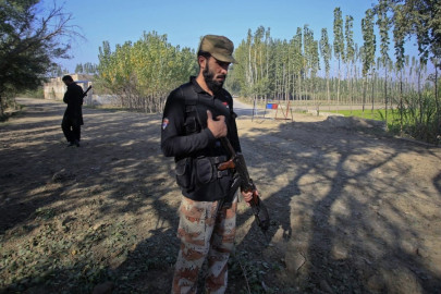 family demands tamgha e shujaat for martyred tehsildar family demands tamgha e shujaat for martyred tehsildar