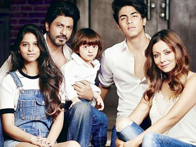 shah rukh khan posts a super emotional tweet for his children