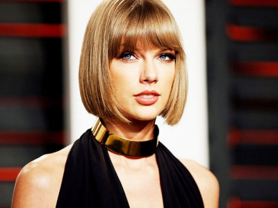 taylor swift shakes off song copyright lawsuit as ridiculous taylor swift shakes off song copyright lawsuit as ridiculous