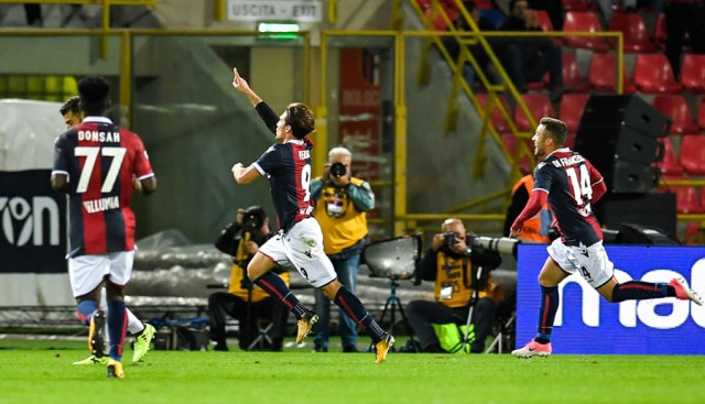 bologna 039 s italian forward simone verdi c celebrates with teammates after scoring against inter milan during the italian seria a match bologna versus inter milan at the dall 039 ara comunal stadium in bologna on september 19 2017 photo afp bologna 039 s italian forward simone verdi c celebrates with teammates after scoring against inter milan during the italian seria a match bologna versus inter milan at the dall 039 ara comunal stadium in bologna on september 19 2017 photo afp