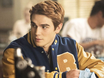 riverdale star kj apa involved in a car crash riverdale star kj apa involved in a car crash