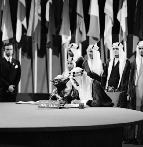 saudi artist abdullah al shehri says he paired the king and yoda as they were both intelligent and because yoda 039 s green skin and light saber matched the green of the saudi flag photo courtesy shaweesh gharem studio saudi artist abdullah al shehri says he paired the king and yoda as they were both intelligent and because yoda 039 s green skin and light saber matched the green of the saudi flag photo courtesy shaweesh gharem studio