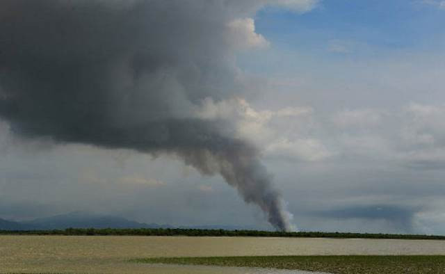 smoke billows from myanmar 039 s rakhine state as seen from the bangladeshi shore photo afp smoke billows from myanmar 039 s rakhine state as seen from the bangladeshi shore photo afp