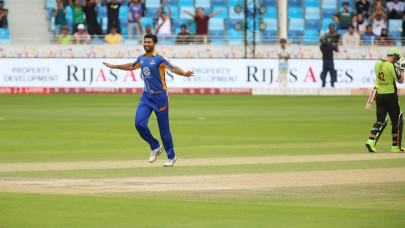 sohail khan s six for helps ubl restrict karachi whites to 208 sohail khan s six for helps ubl restrict karachi whites to 208