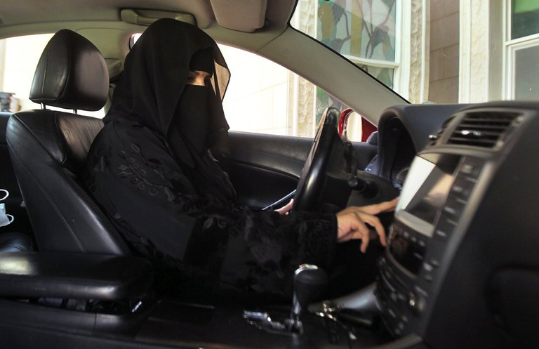 a woman driving a car in saudi arabia in 2013 photo reuters