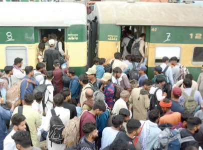 peshawar looks deserted as people head home for eid peshawar looks deserted as people head home for eid