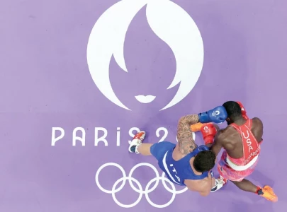 italy s lenzi stuns top seeded us boxer edwards