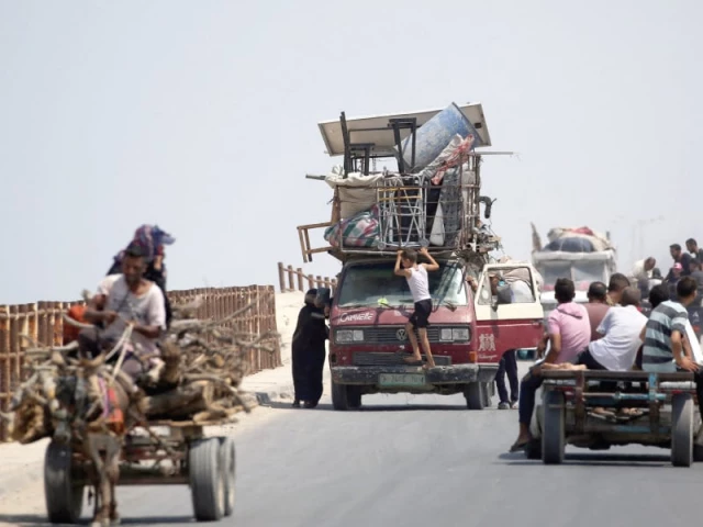 palestinian families arrive with their belongings in the nuseirat in the central gaza strip as they flee their homes in gaza city heading toward the south photo afp palestinian families arrive with their belongings in the nuseirat in the central gaza strip as they flee their homes in gaza city heading toward the south photo afp