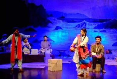 thought provoking khali stage wins hearts on world theatre day