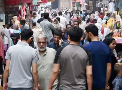 retailers losses climb to rs200b in two weeks