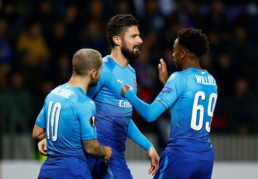 arsenal 039 s olivier giroud celebrates scoring their fourth goal with joseph willock and jack wilshere on september 28 2017 photo reuters