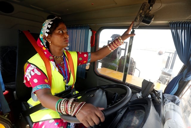 gulaban a 25 year old mother of three adjusts a fan before driving a 60 tonne truck during a training session of the female dump truck driver programme in islamkot tharparkar september 21 2017 photo reuters