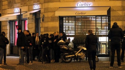 three arrested for robberies at de beers cartier in paris three arrested for robberies at de beers cartier in paris