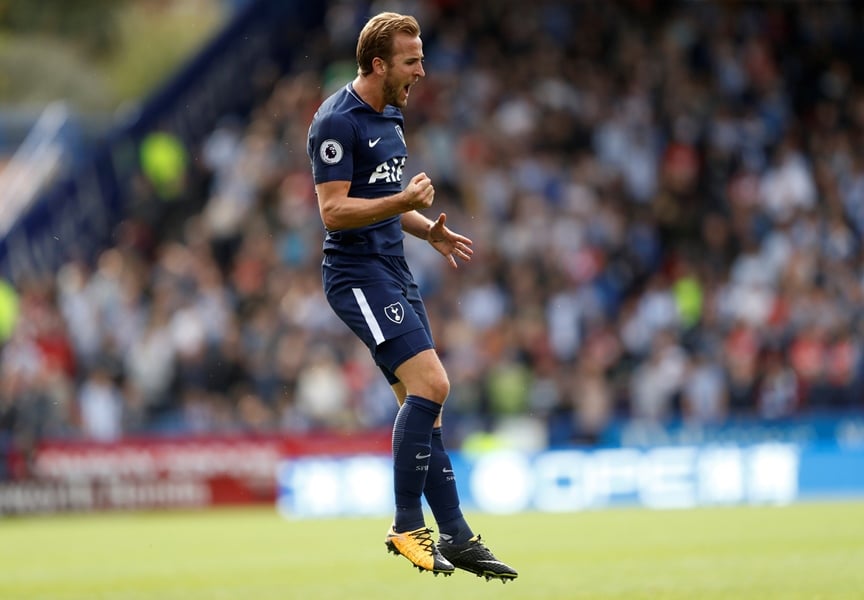 tottenham 039 s harry kane celebrates scoring their third goal against huddersfield on september 30 2017 photo reuters