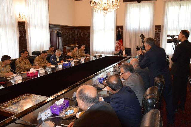 army chief general qamar javed bajwa in a meeting with afghan president ashraf ghani in kabul