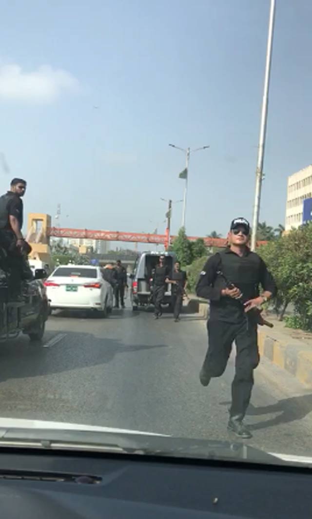 Two Policemen Suspended For Assaulting Karachi Citizen After Video Goes Viral
