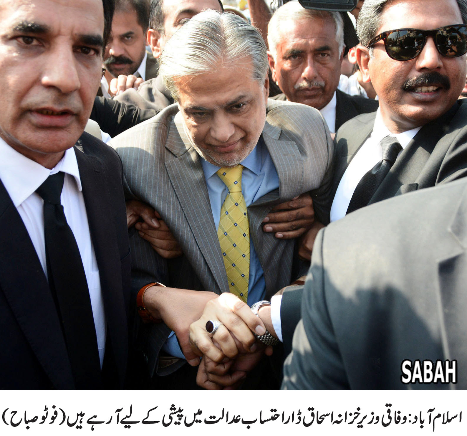 finance minister ishaq dar appearing before an accountability court in islamabad on sep 27 2017 photo sabah