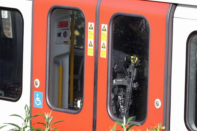 armed police officers walk through a carriage of a london underground tube train at parsons green station in london britain september 15 2017 photo reuters hannah mckay armed police officers walk through a carriage of a london underground tube train at parsons green station in london britain september 15 2017 photo reuters hannah mckay