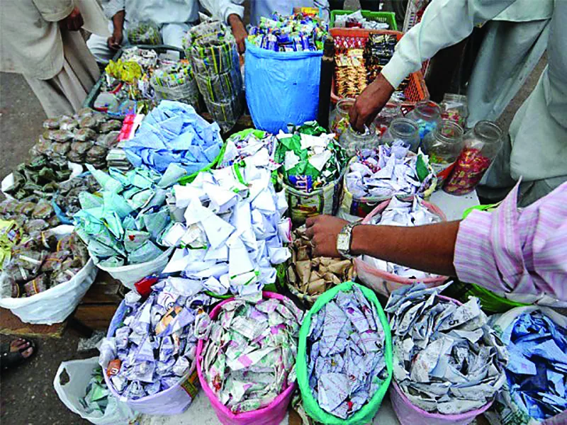 gutka and mainpuri prepared and sold openly in defiance of the law photo file gutka and mainpuri prepared and sold openly in defiance of the law photo file