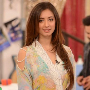 actor komal aziz accuses landlord of mistreatment actor komal aziz accuses landlord of mistreatment