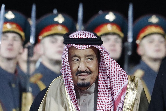 saudi arabia 039 s king salman walks past russian honour guards during a welcoming ceremony upon his arrival at vnukovo airport outside moscow russia october 4 2017 photo reuters