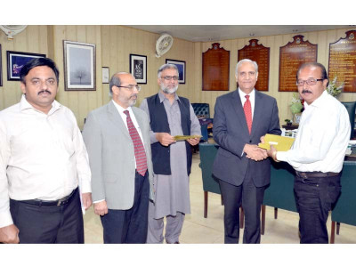 vc promotes 18 senior clerks